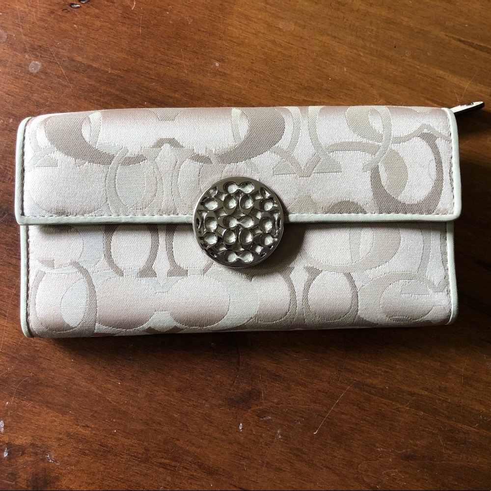 Coach Signature Laura Wallet